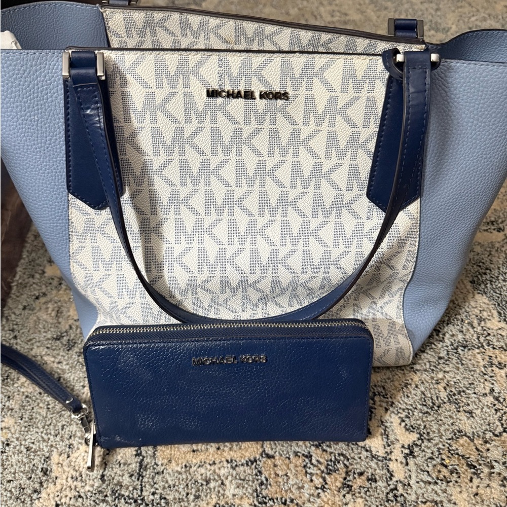 Michael Kors Navy and Cream Tote Bag